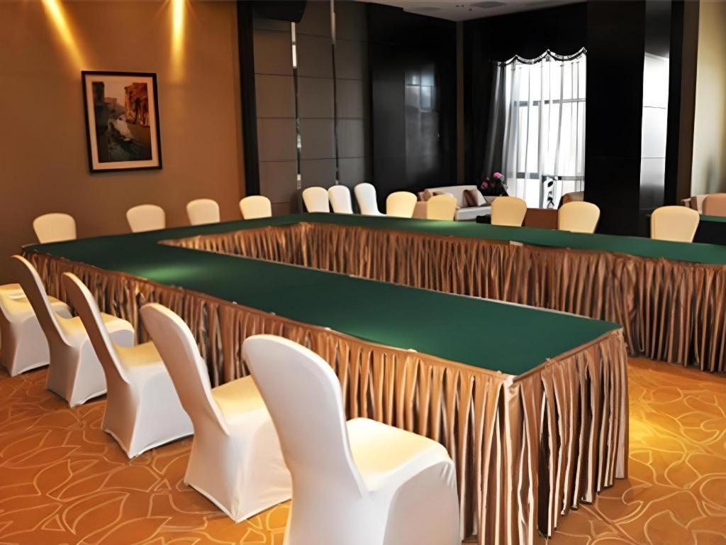 Country Garden Phoenix Hotel Shenyang Exterior photo