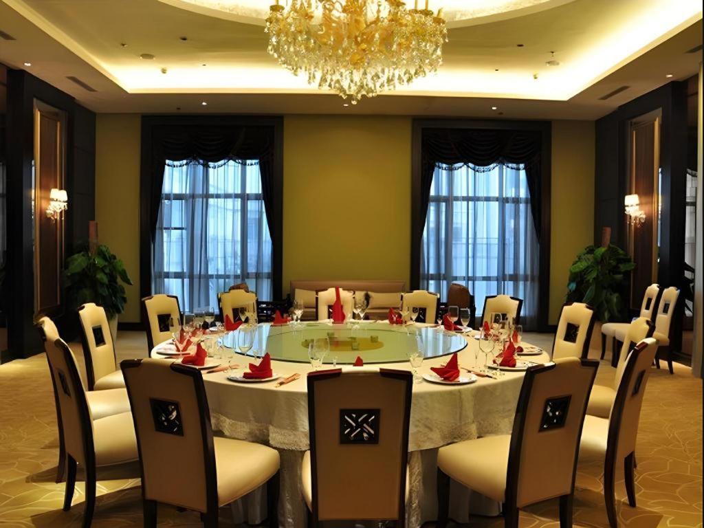 Country Garden Phoenix Hotel Shenyang Exterior photo