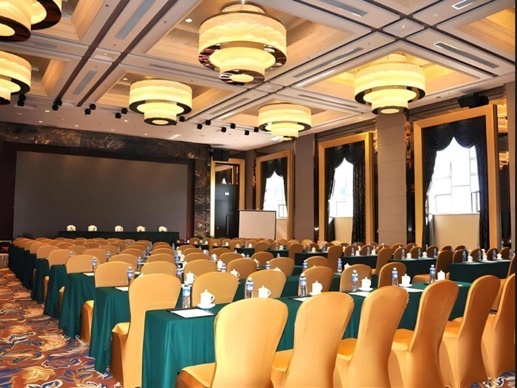 Country Garden Phoenix Hotel Shenyang Exterior photo