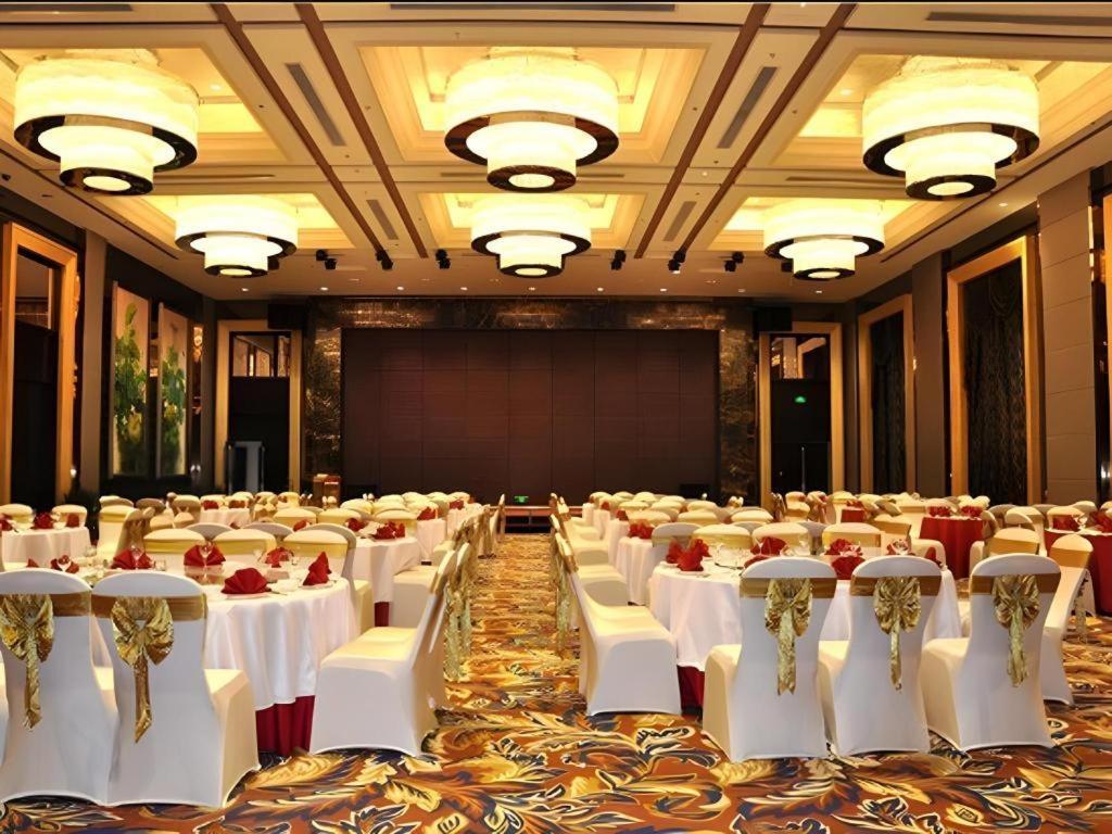 Country Garden Phoenix Hotel Shenyang Exterior photo
